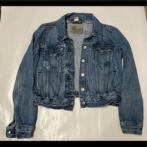 Cropped denim jacket